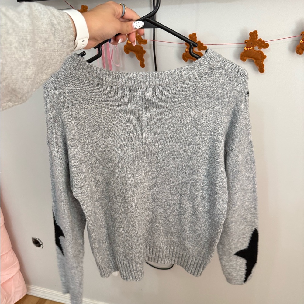 Gray Star Pattern Boutique Sweater - Picture 2 of 2